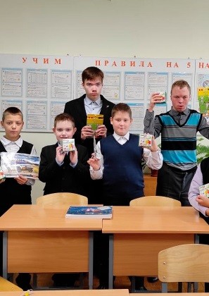 Канцтовары для детей из Волосовской школы-интерната