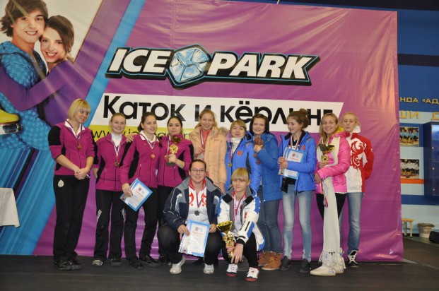 18-20 ноября 2011 г. на катке IcePark (ТРК «Меркурий») с успехом прошло молодежное первенство Санкт-Петербурга по кёрлингу среди юниоров