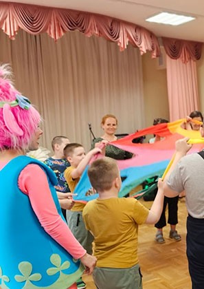 Праздник и подарки для детей-инвалидов
